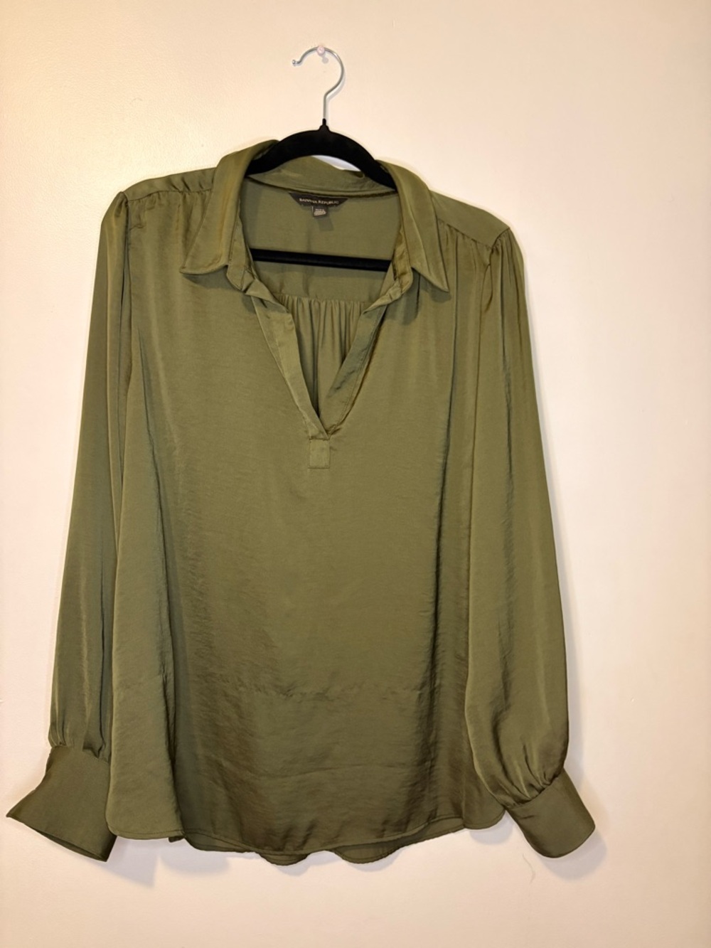 Banana Republic Olive Satin Blouse XL Tall Long Sleeve Minimalist Workwear Top